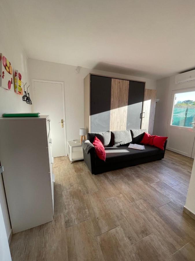Le Club Des Cigales Apartment Hyères Екстериор снимка