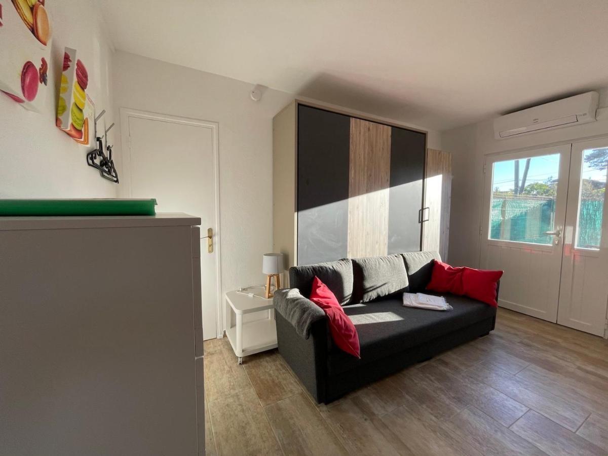 Le Club Des Cigales Apartment Hyères Екстериор снимка