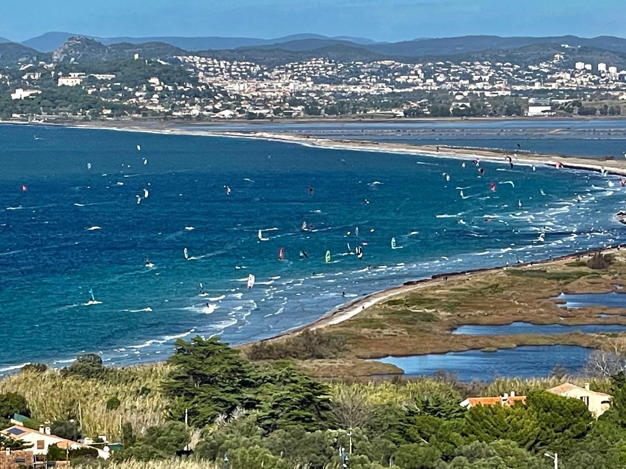 Le Club Des Cigales Apartment Hyères Екстериор снимка