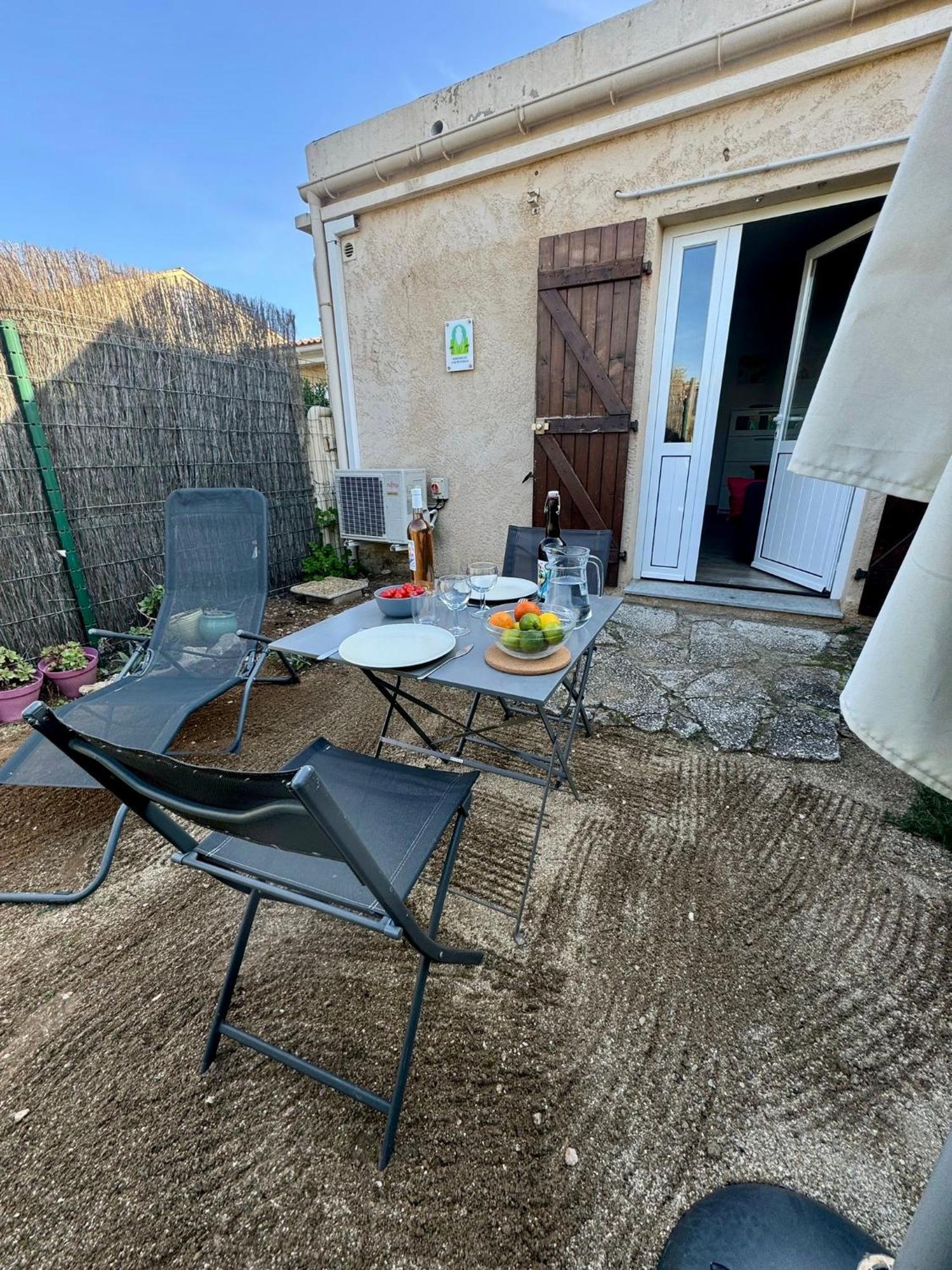 Le Club Des Cigales Apartment Hyères Екстериор снимка