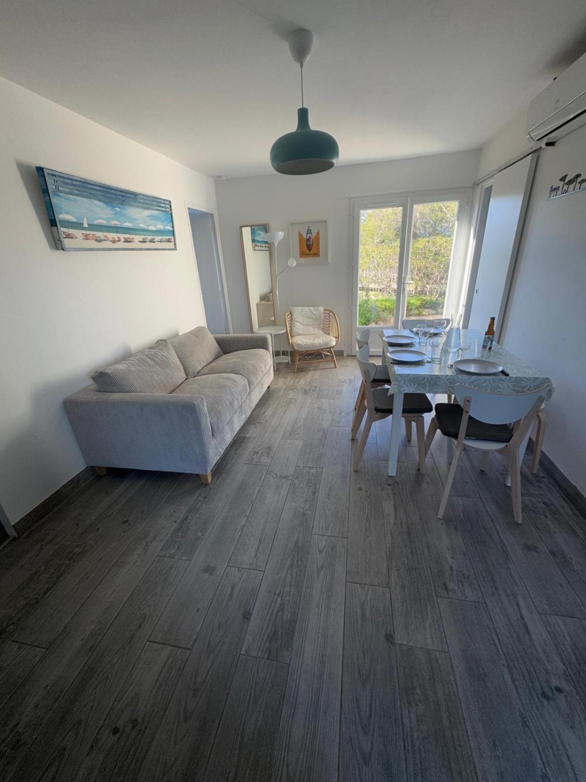 Le Club Des Cigales Apartment Hyères Екстериор снимка