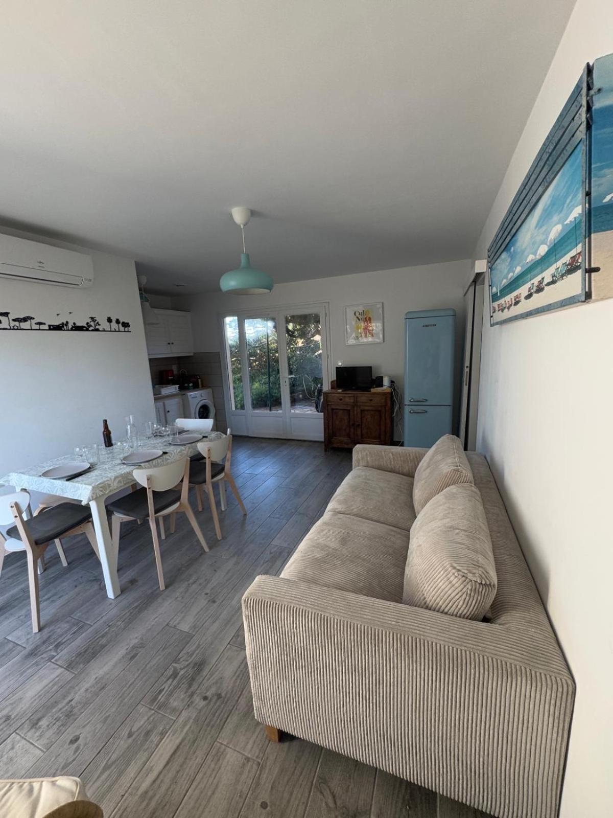 Le Club Des Cigales Apartment Hyères Екстериор снимка